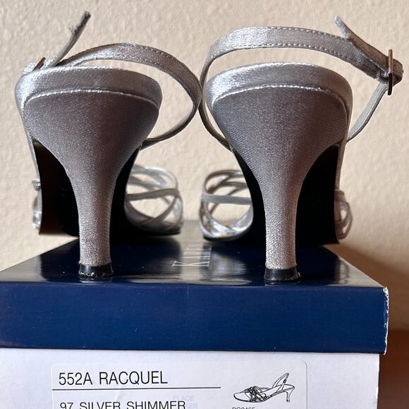 Karen Scott silver sling back heels - Size 8.5M - Picture 4 of 5